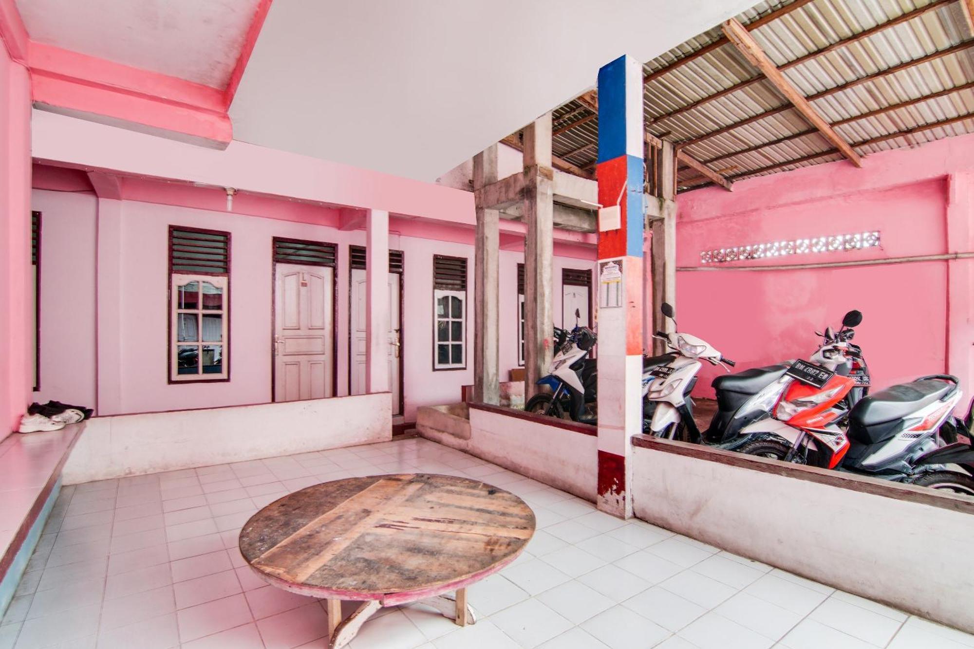 Spot On 91858 Raja Homestay Syariah 北干巴鲁 外观 照片