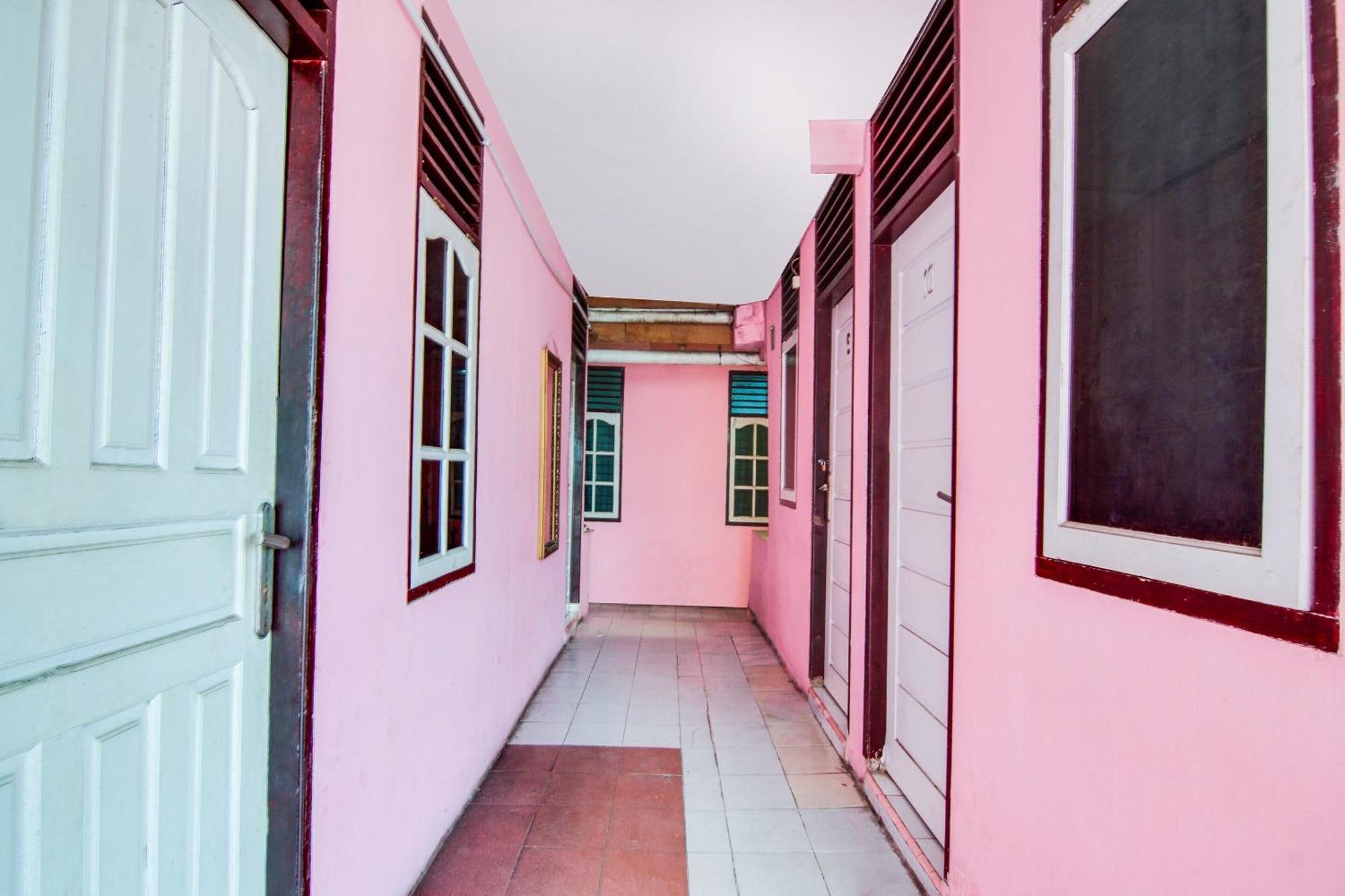 Spot On 91858 Raja Homestay Syariah 北干巴鲁 外观 照片